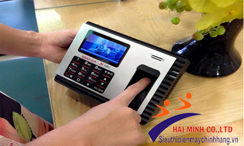 Máy chấm công vân tay nhỏ gọn, dễ sử dụng